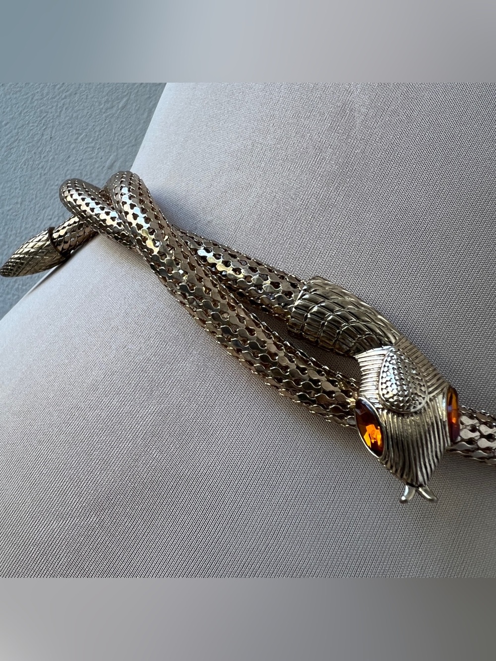 Unsigned Whiting Davis Oromesh Gold Mesh Snake Belt Lariat Necklace Crystal Eyes - Picture 4 of 12